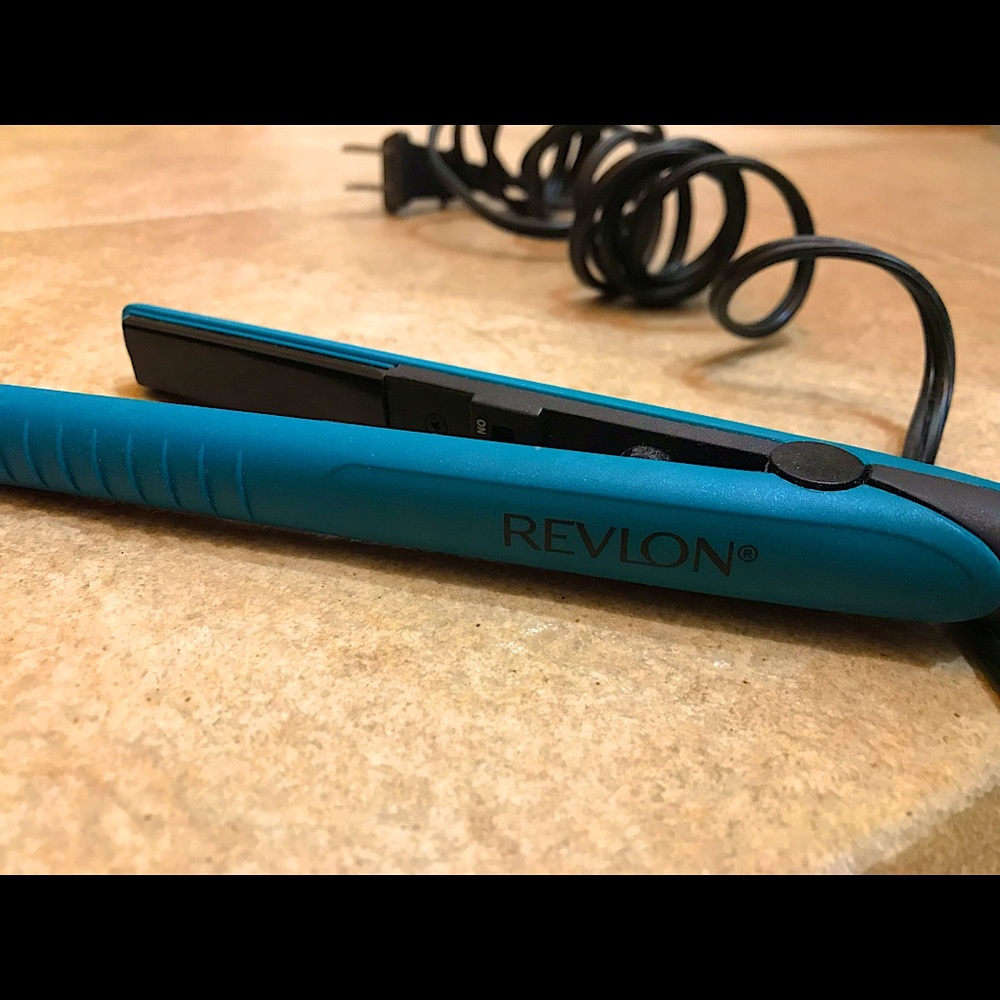 Mini Revlon Straighter